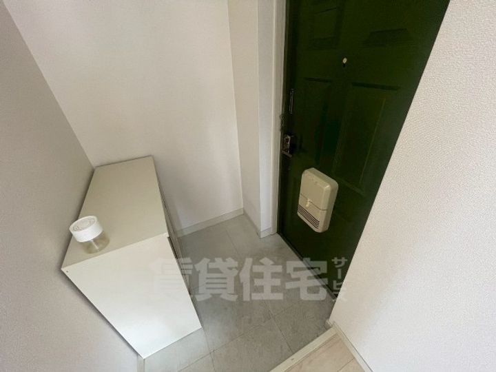 大島ビル城下の玄関