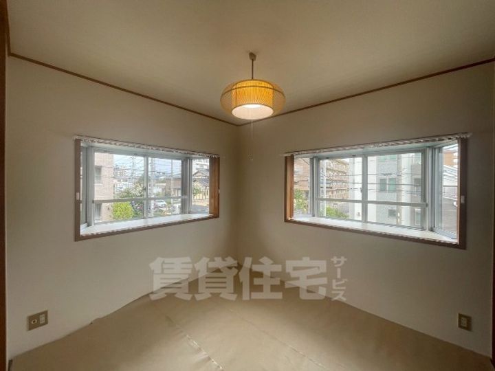 大島ビル城下の居間