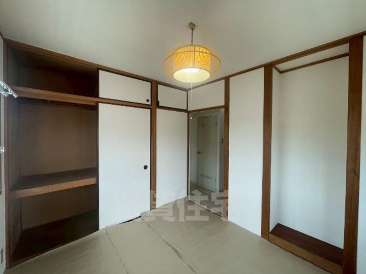 大島ビル城下の居間