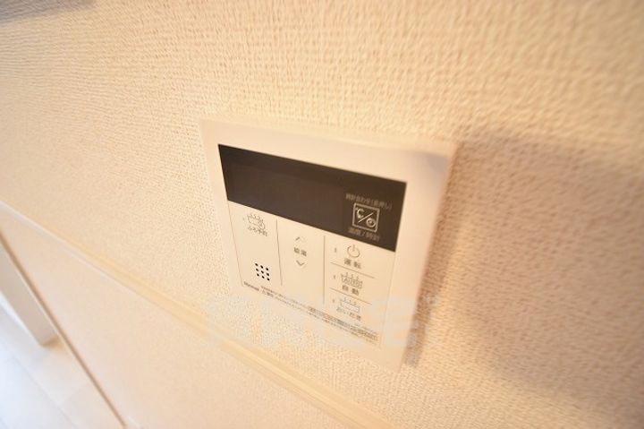 メル ヴァンベールのその他画像