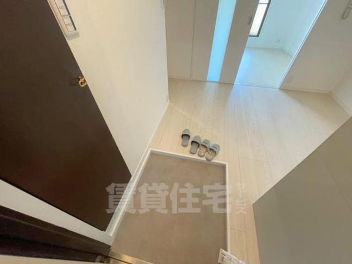 服部マンションの玄関