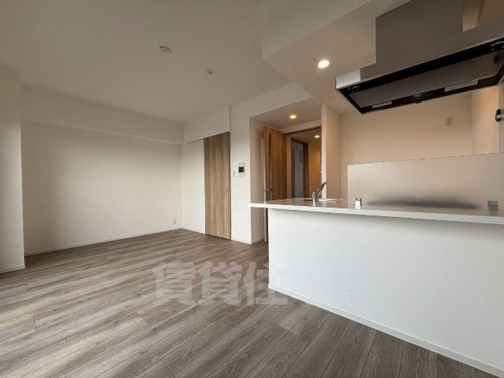 S-RESIDENCE桜本町awesomeの居間