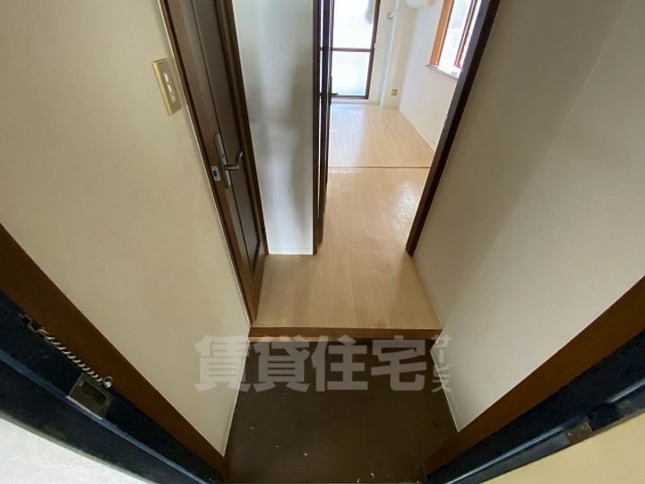 リバーサイド瓢箪山の玄関