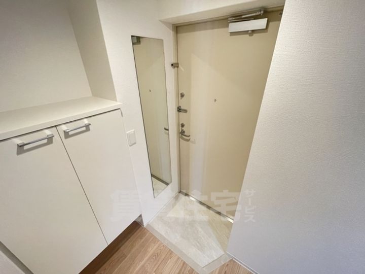 セレニテ兵庫エクラの玄関