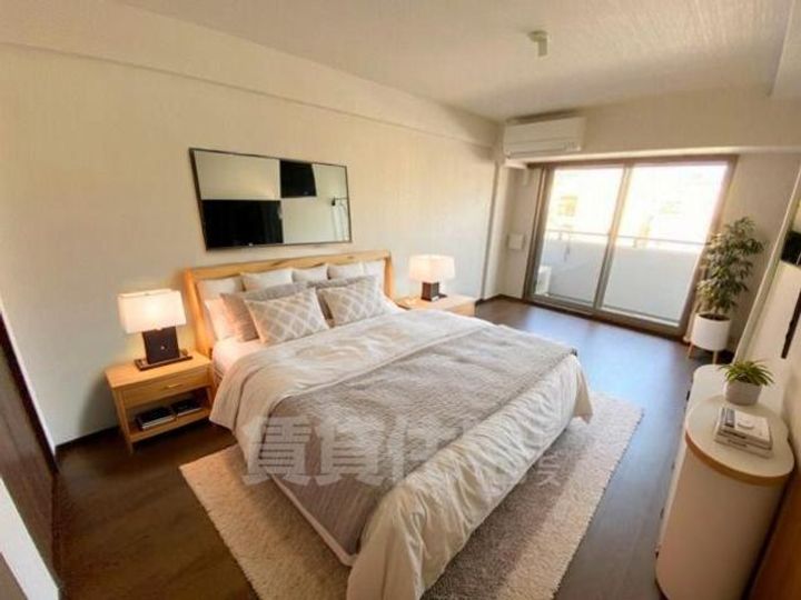 ヒルズ八尾本町の居間