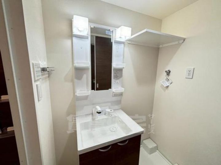 大阪府豊中市宝山町の賃貸マンションの内装