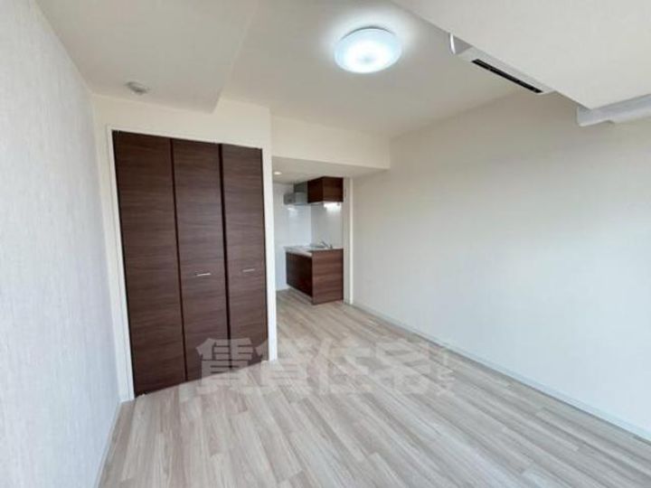 大阪府豊中市宝山町の賃貸マンションの居間