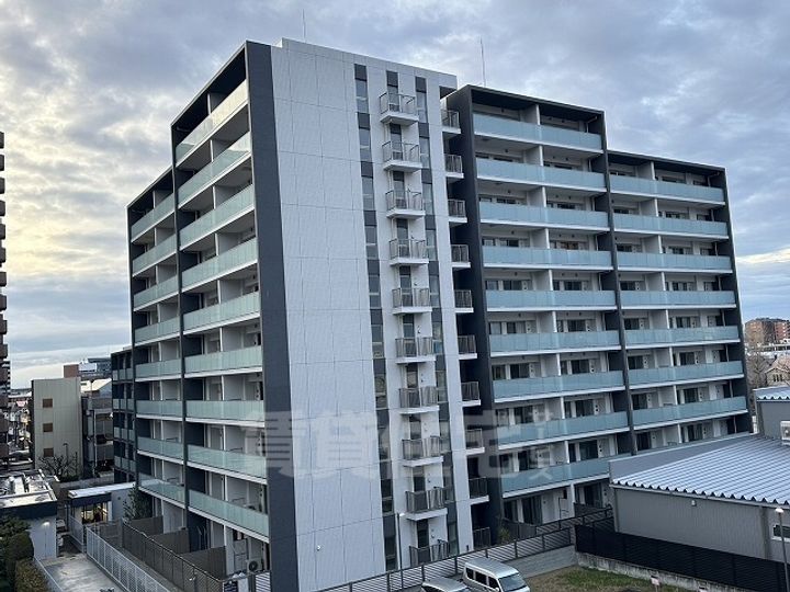 ベルヴュコート名古屋則武の玄関