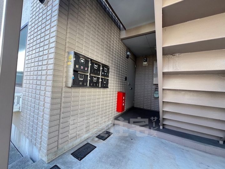 グレイス綾園の玄関