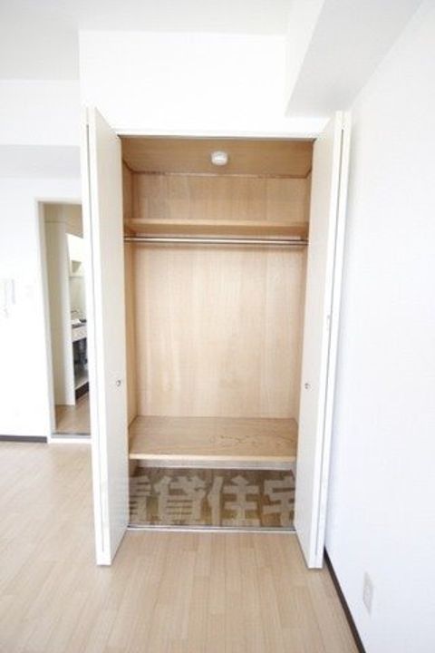 大阪府堺市堺区中之町西4丁の賃貸マンションの内装