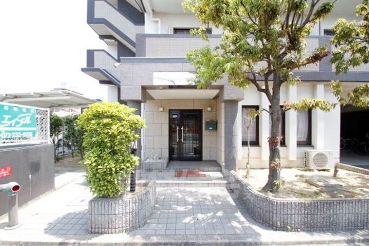 大阪府堺市堺区中之町西4丁の賃貸マンションの玄関