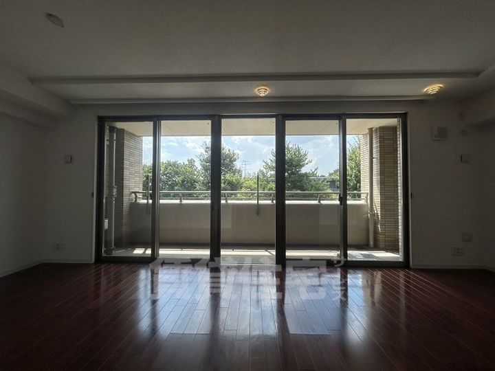 ライオンズヒルズ高峯 参番館の居間