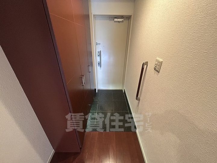 ライオンズヒルズ高峯 参番館の玄関