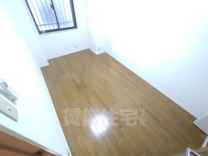 大阪府茨木市東太田3丁目の賃貸マンションの子供部屋