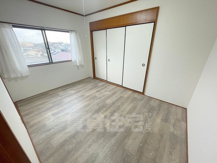 山口白鳥ビルの寝室