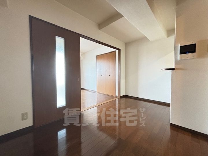 大阪府大阪市住吉区山之内4丁目の賃貸マンションの居間