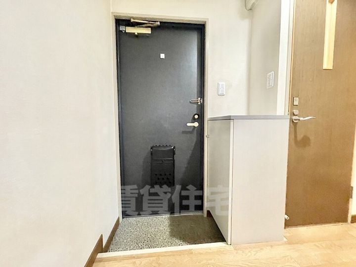 プチメゾン桜山の玄関