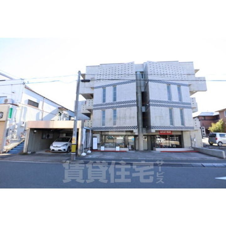 リブローネ南山の外観