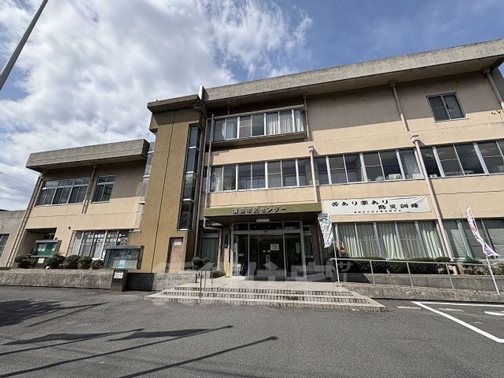 サニーサイド・レオの周辺