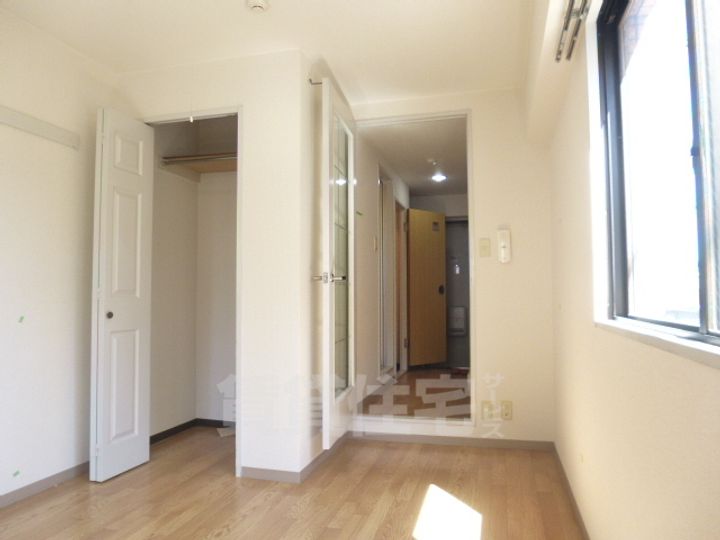 ヒルズ本山南の居間