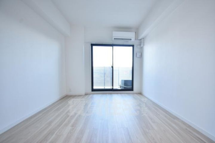 大阪府堺市西区浜寺石津町中1丁の賃貸マンションの居間