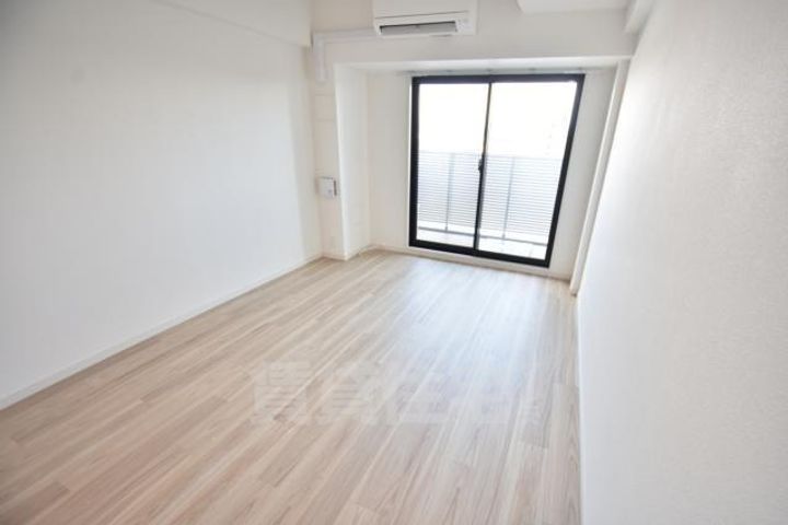 大阪府堺市西区浜寺石津町中1丁の賃貸マンションの居間