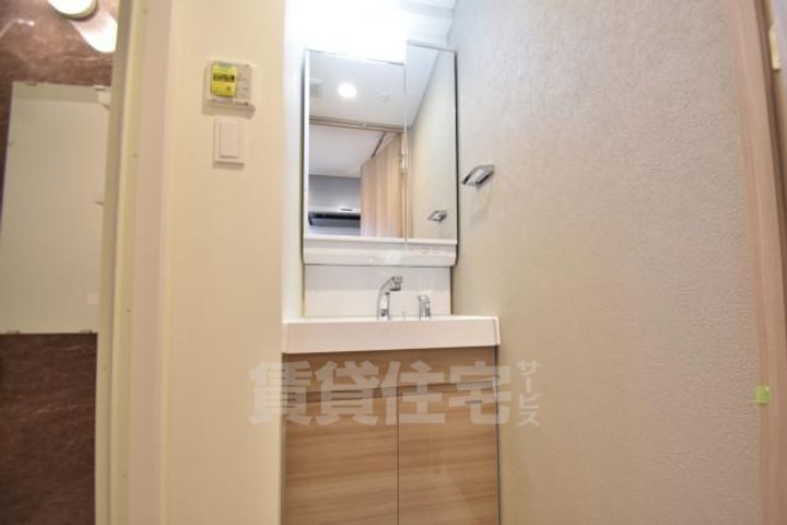 大阪府堺市西区浜寺石津町中1丁の賃貸マンションの内装