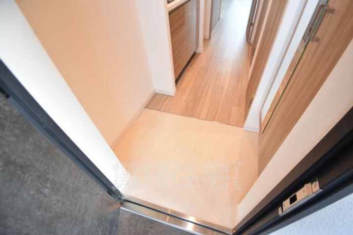 大阪府堺市西区浜寺石津町中1丁の賃貸マンションの玄関