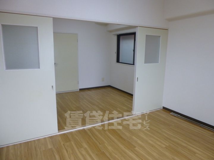 Riora塚本2の玄関