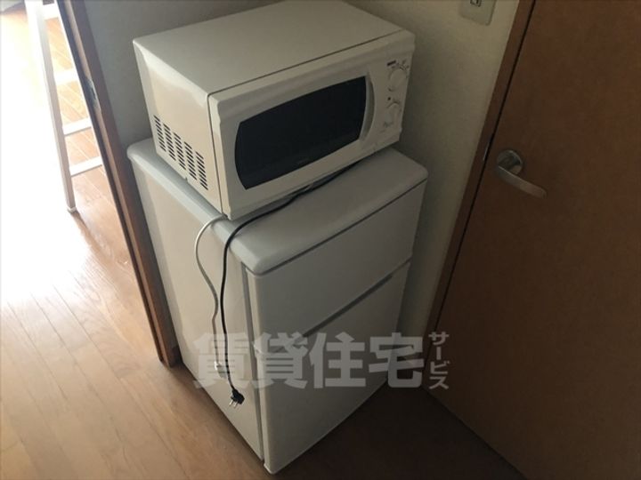 レオパレスKHMの居間