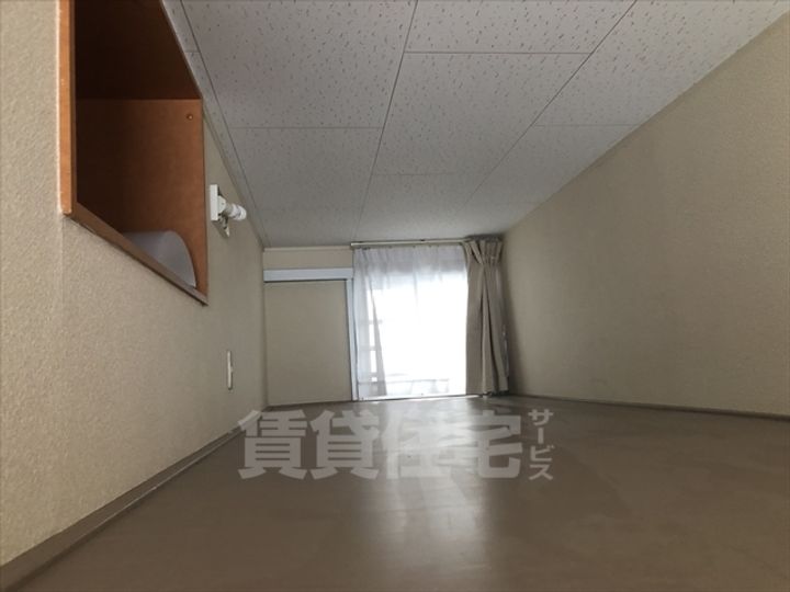 レオパレスKHMの寝室