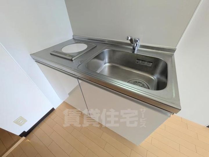 大阪府茨木市南春日丘1丁目の賃貸マンションのキッチン