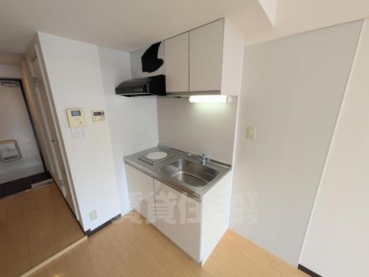 大阪府茨木市南春日丘1丁目の賃貸マンションのキッチン