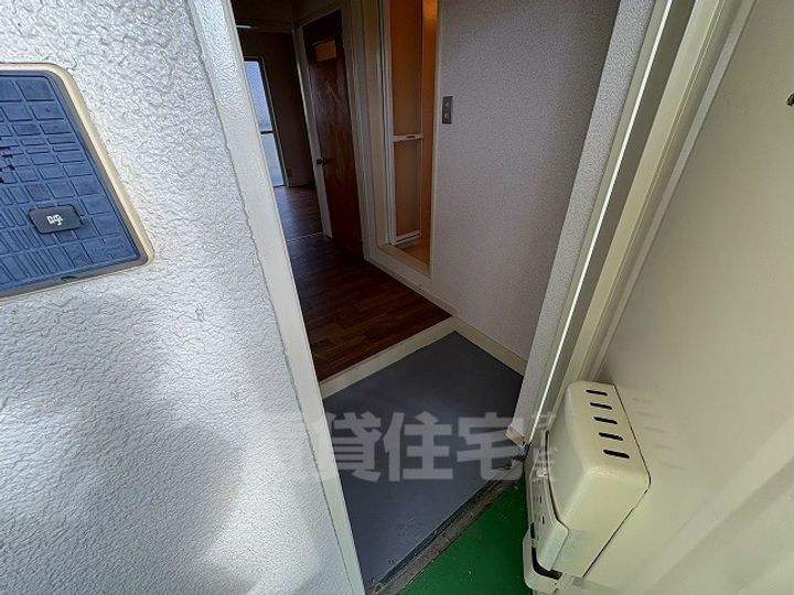 クローバーハイツの玄関