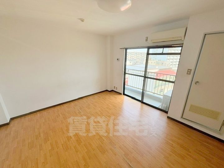 ホワイトインの内装