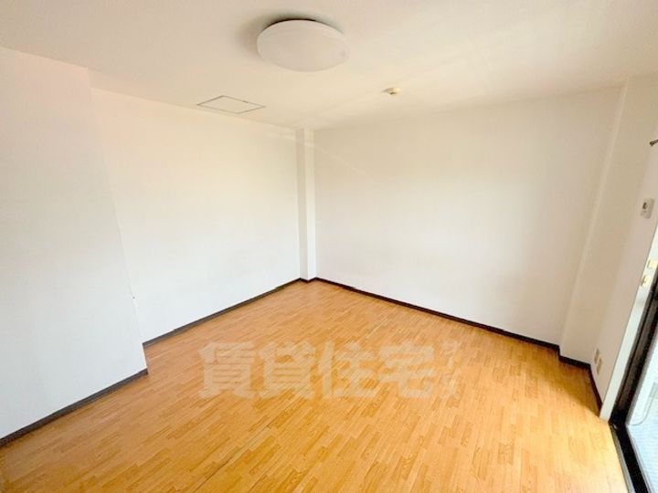 ホワイトインの居間