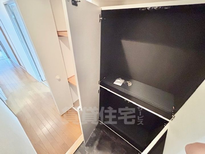 大阪府茨木市東太田3丁目の賃貸マンションの内装