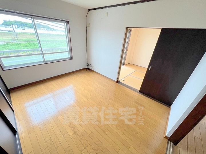 大清リバーサイドハイツの居間