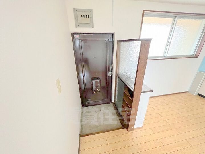 大清リバーサイドハイツの玄関