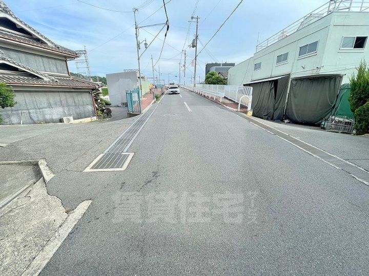 リベラルコートの周辺
