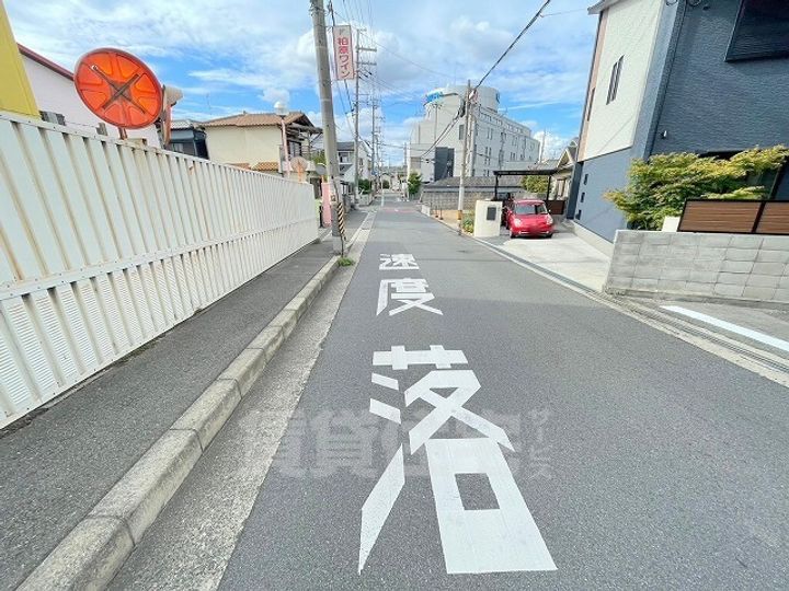 リベラルコートの周辺