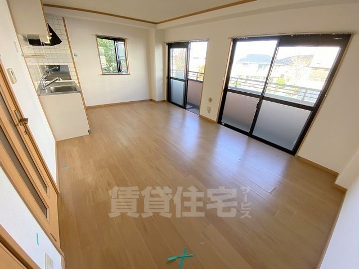 サンライズ・フジの居間