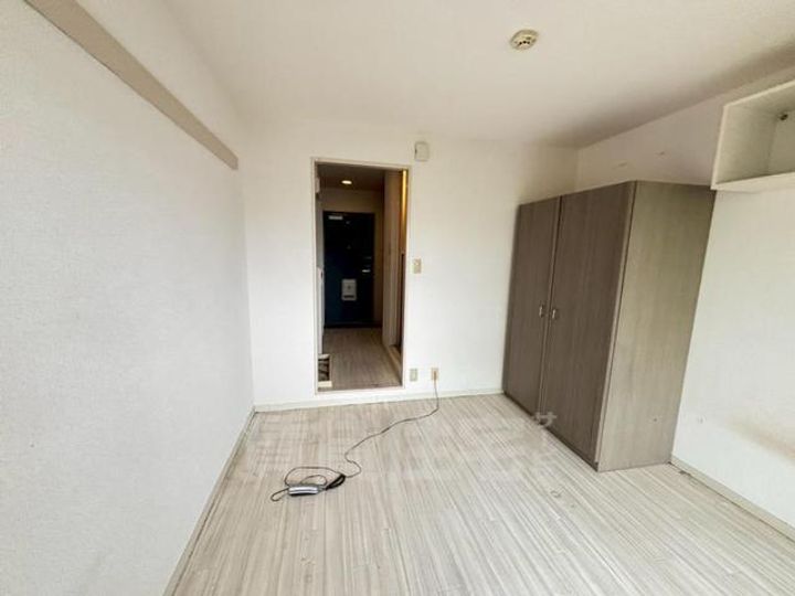 ジュネス蛍池の居間