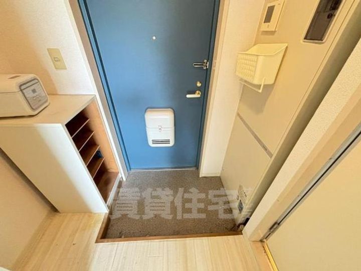 ジュネス蛍池の玄関