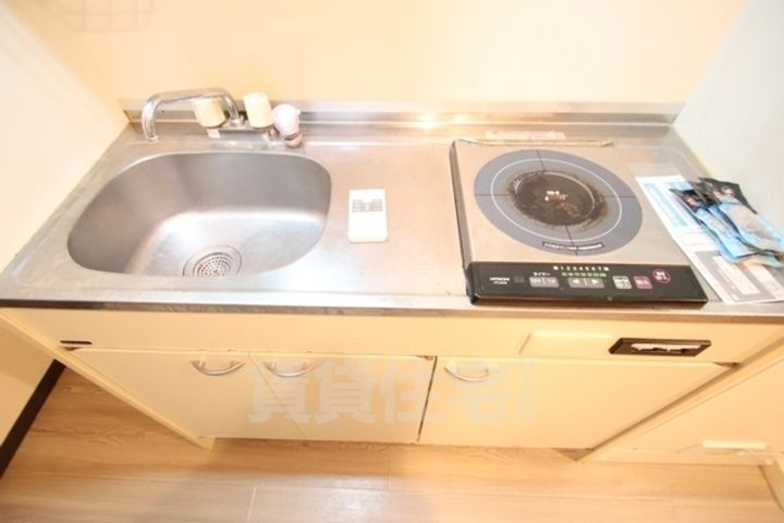 大阪府堺市堺区甲斐町西3丁の賃貸マンションのキッチン