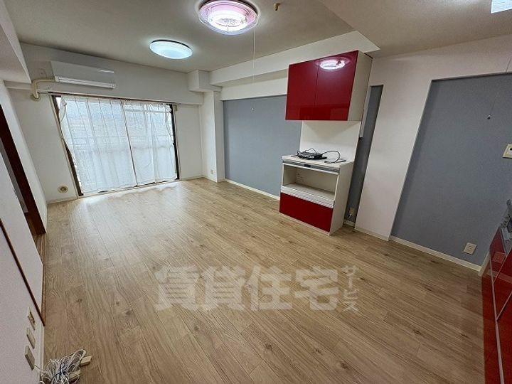 朝日プラザイーストスクエア812の居間