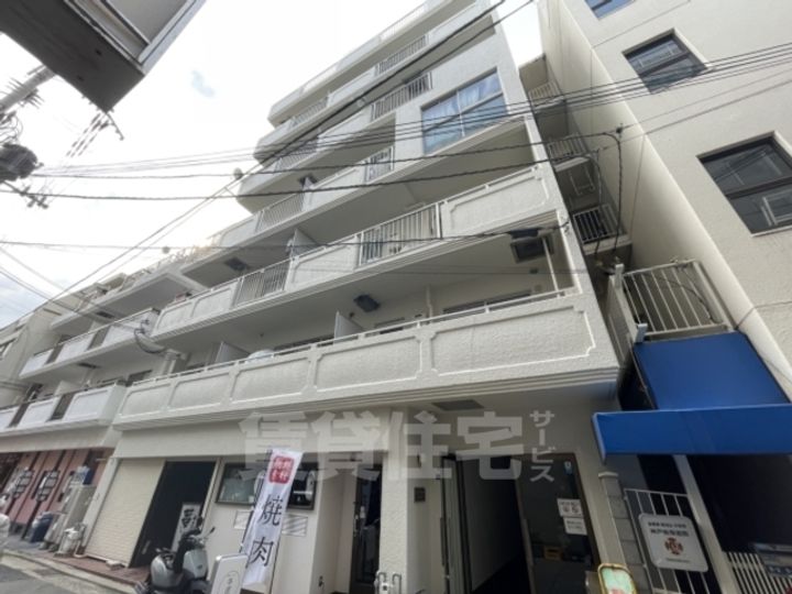 グランドシャトー板宿2の外観