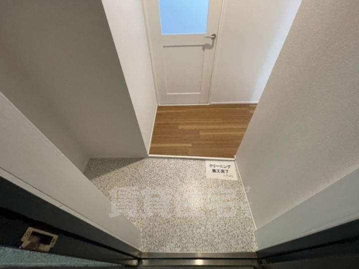 グランドシャトー板宿2の玄関