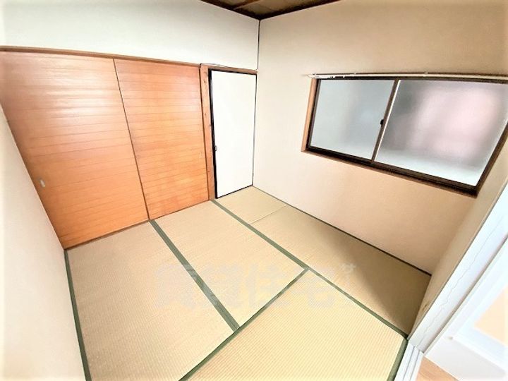 平和荘の居間