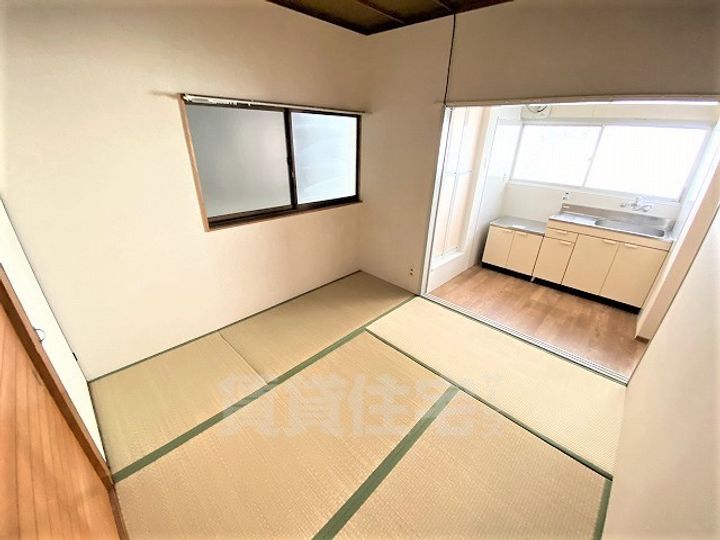 平和荘の居間
